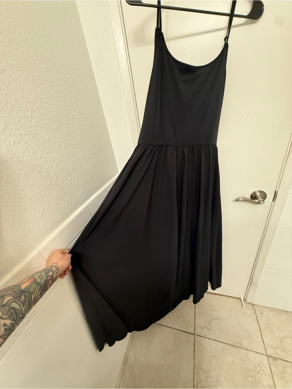 Halara Pocket Flowy Flare Maxi Quick Dry Casual Slip Dress - Picture 3 of 4